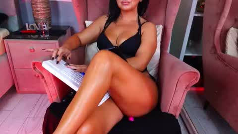 AQueenMonica online show from 25, 9, 2025