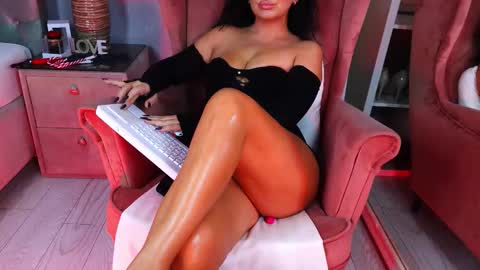 AQueenMonica online show from 8, 11, 2025