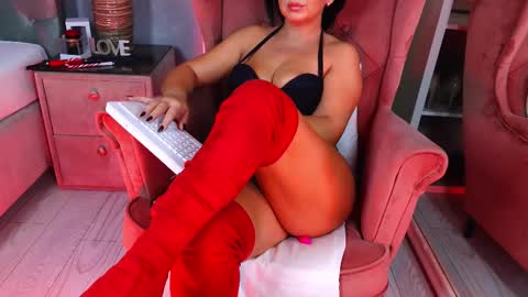 AQueenMonica online show from 10, 11, 2025