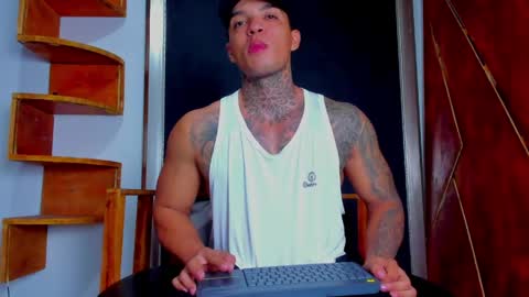 Snapshot of aquiles_elpapi chatting on 9, 4, 2026 AquilesElpapi online show from 9, 4, 2026