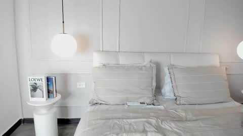  Ara Ferrer  online show from 10, 2, 2026