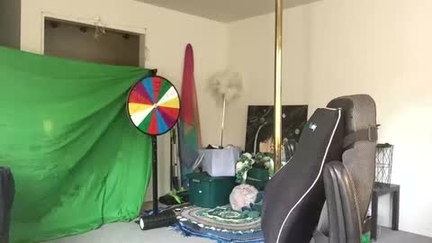 BustyPrincessLeila online show from 23, 4, 2026