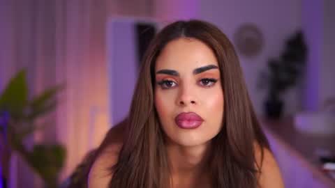 Snapshot of arabian_beautyy chatting on 7, 6, 2026 IsaBella online show from 7, 6, 2026