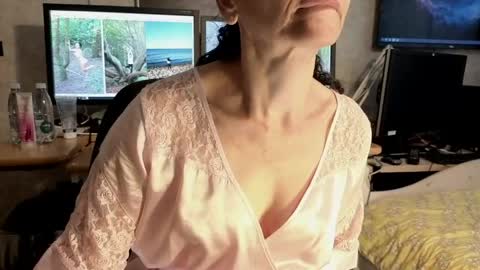 Nadia Cyel online show from 24, 4, 2026