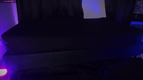 Snapshot of aramjones chatting on 21, 11, 2025 Aram 3 online show from 21, 11, 2025