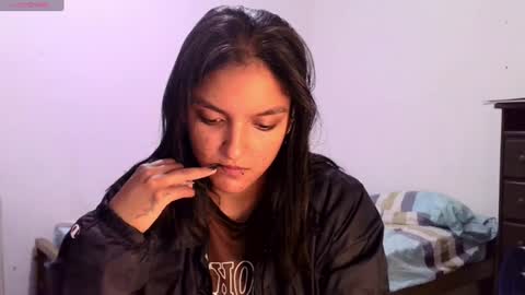 Snapshot of ari_20_ chatting on 15, 6, 2026 Bella online show from 15, 6, 2026