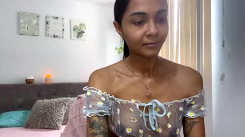 Snapshot of ari____ chatting on 9, 6, 2026 Aria online show from 9, 6, 2026