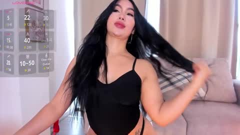 Snapshot of ari_es chatting on 14, 11, 2025 Ari online show from 14, 11, 2025