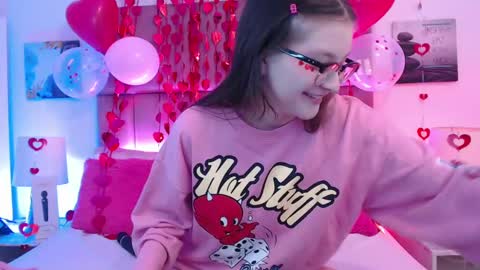 Snapshot of ari_james chatting on 14, 2, 2025 Ahri James online show from 14, 2, 2025