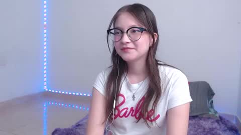 Snapshot of ari_james chatting on 21, 10, 2025 Ahri James online show from 21, 10, 2025