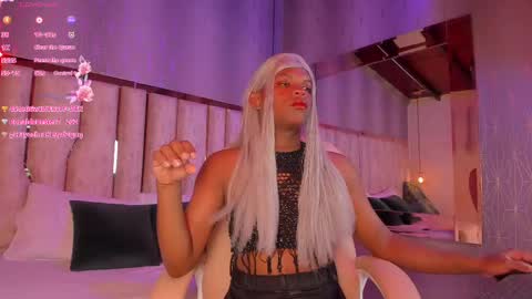 Snapshot of ari_monet chatting on 8, 3, 2025 ARI online show from 8, 3, 2025