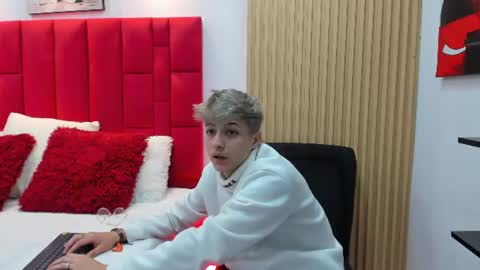 ari_stonne online show from 27, 7, 2026