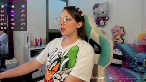 Snapshot of aria_alaia chatting on 7, 1, 2025 Linda online show from 7, 1, 2025