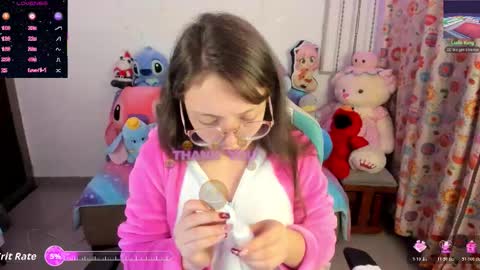 Snapshot of aria_alaia chatting on 19, 11, 2025 Linda online show from 19, 11, 2025