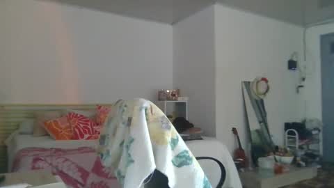 aria_andradee online show from 2, 10, 2025