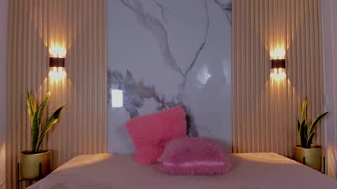 Aria Millers  online show from 26, 2, 2025