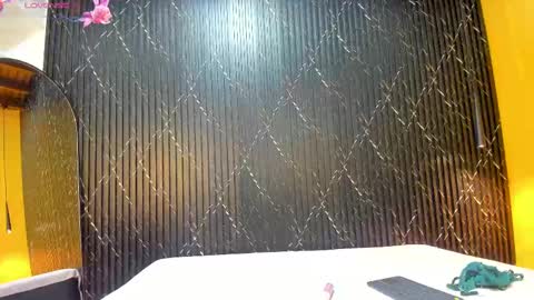 Aria Millers  online show from 19, 9, 2025