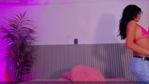 Aria Millers  online show from 4, 3, 2026