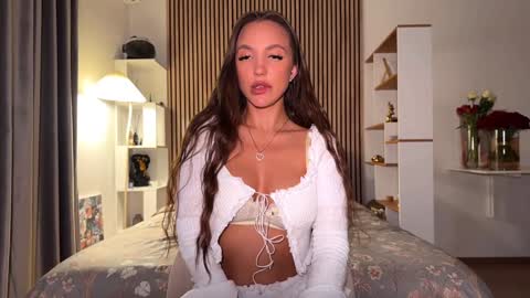 Snapshot of aria_muv chatting on 9, 3, 2026 and online show from 9, 3, 2026