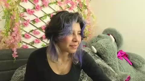 aria_silk online show from 25, 6, 2026