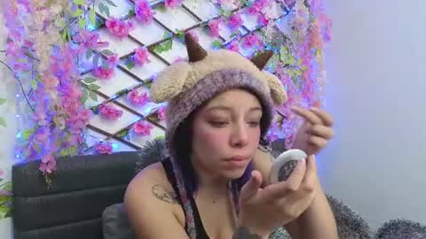 aria_silk online show from 3, 8, 2026