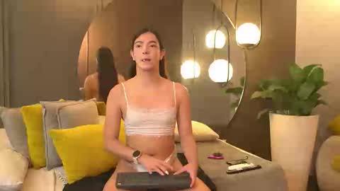 Ariaa online show from 10, 4, 2026