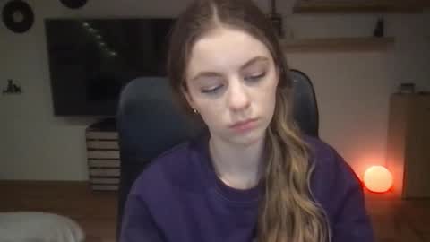 AriaCreazy online show from 10, 2, 2025