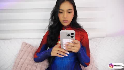 Snapshot of ariadna5 chatting on 26, 9, 2025 ARIADNA online show from 26, 9, 2025