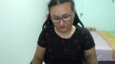 ...Ariana... online show from 4, 3, 2025