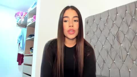 Aria Montgomery online show from 29, 12, 2024