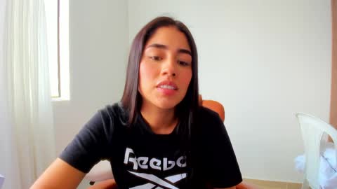 Aria Montgomery online show from 28, 4, 2026