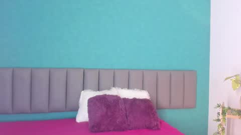      online show from 18, 9, 2025