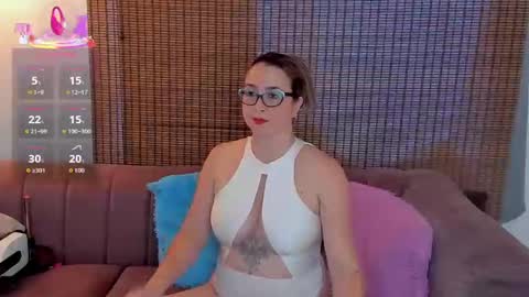 Snapshot of ariana_cross_ chatting on 8, 11, 2025 Ariana Cruz online show from 8, 11, 2025