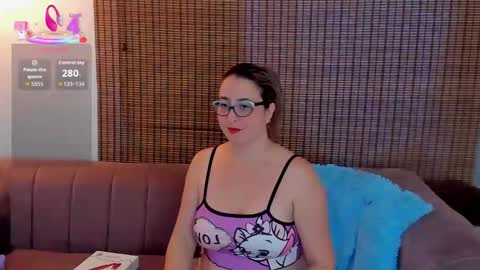 Snapshot of ariana_cross_ chatting on 16, 11, 2025 Ariana Cruz online show from 16, 11, 2025