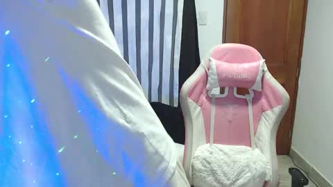 ariana_esteban07 online show from 12, 3, 2026