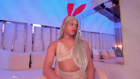 ariana_grande233 online show from 13, 4, 2026