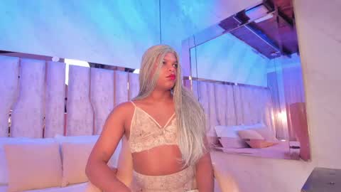 ariana_grande233 online show from 27, 4, 2026