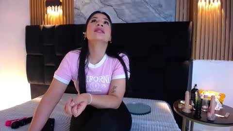 ariana_hill_ online show from 11, 11, 2025