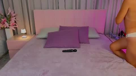 Snapshot of ariana_petite chatting on 16, 7, 2026 Ariana online show from 16, 7, 2026