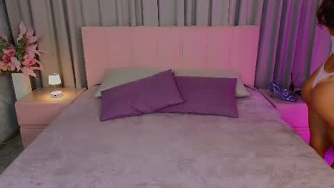 Snapshot of ariana_petite chatting on 16, 7, 2026 Ariana online show from 16, 7, 2026
