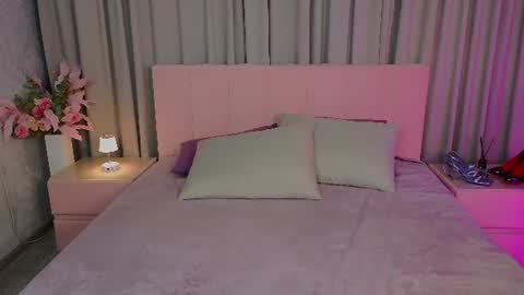 Snapshot of ariana_petite chatting on 20, 7, 2026 Ariana online show from 20, 7, 2026