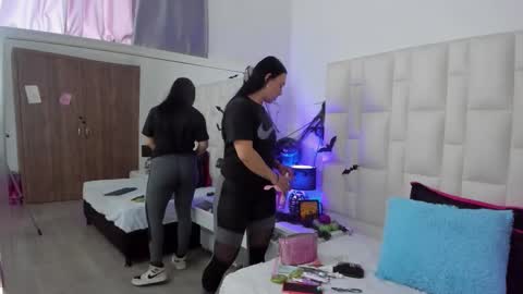  ariana  online show from 23, 10, 2025