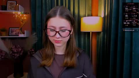 arianaa_cat online show from 28, 4, 2026