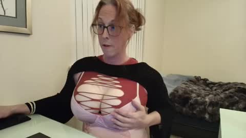 Snapshot of arianna_sinz chatting on 5, 12, 2025 Arianna Sinz online show from 5, 12, 2025