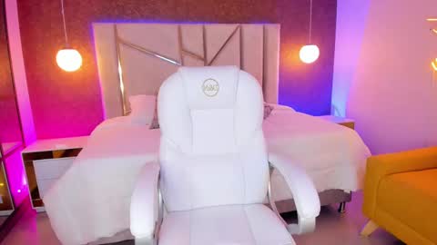 Arianna online show from 23, 2, 2025