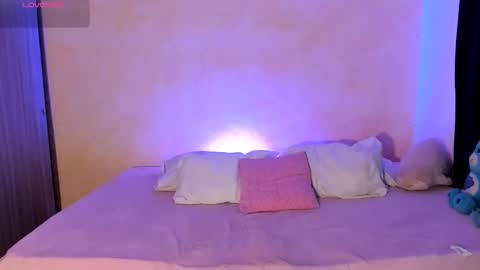 ariannacolins online show from 30, 9, 2025