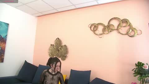 aria noir online show from 22, 4, 2026