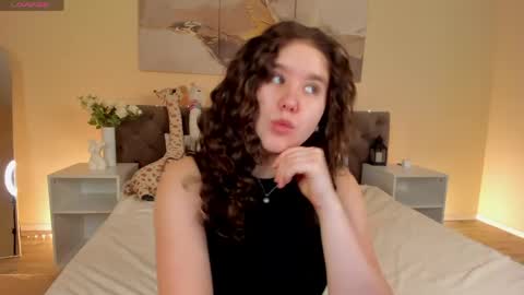 Snapshot of ariella_sol chatting on 4, 6, 2026 Ariella GTM3 Tue Wed Thu Fri Sat 0400 am-1030pm online show from 4, 6, 2026
