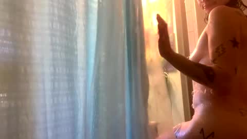 Snapshot of arielwyld chatting on 19, 12, 2024 ariel colin when hes here online show from 19, 12, 2024