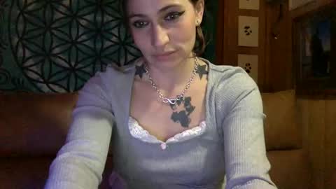 Snapshot of arielwyld chatting on 2, 2, 2025 ariel colin when hes here online show from 2, 2, 2025